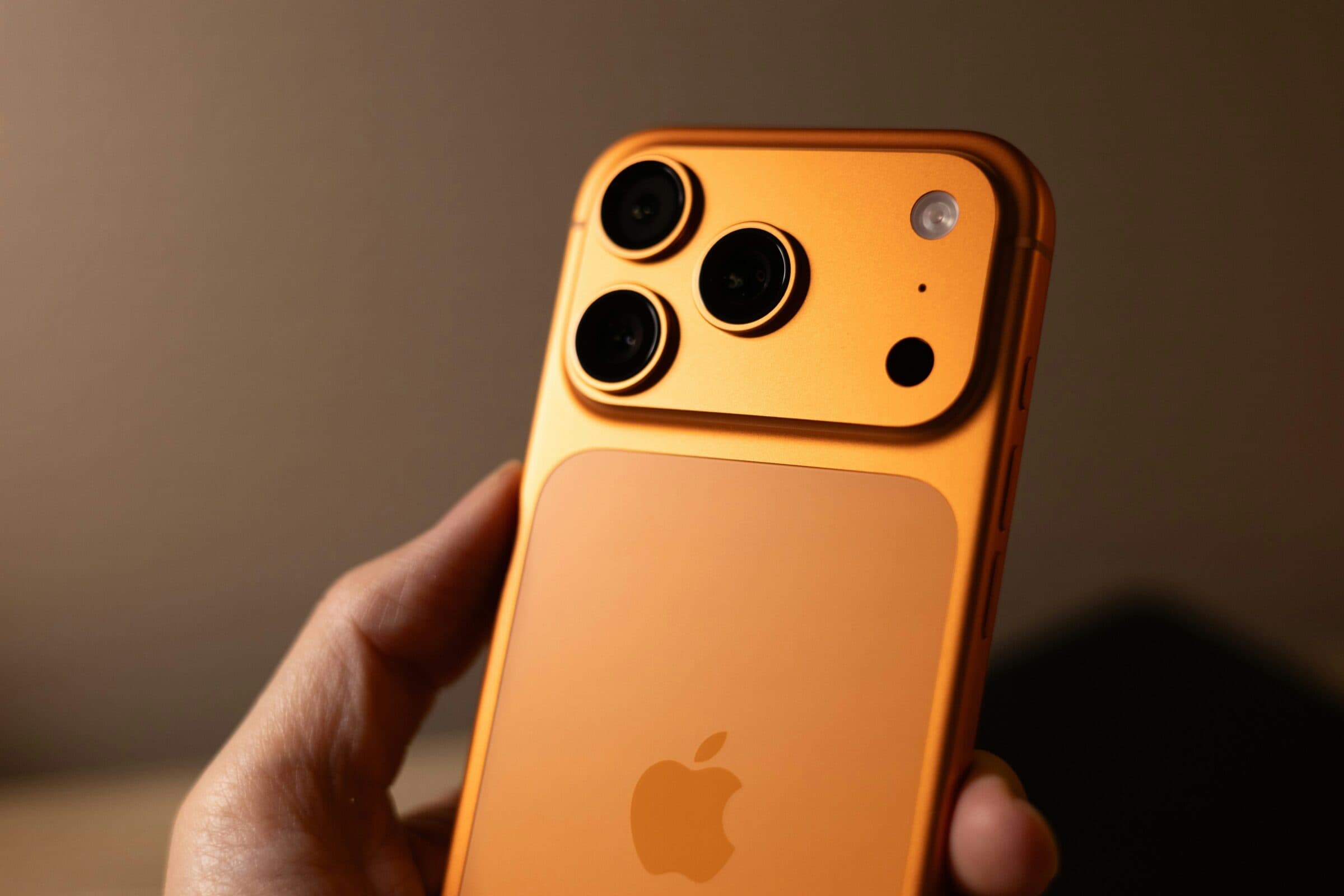 iPhone en mano — iPhone.Hco